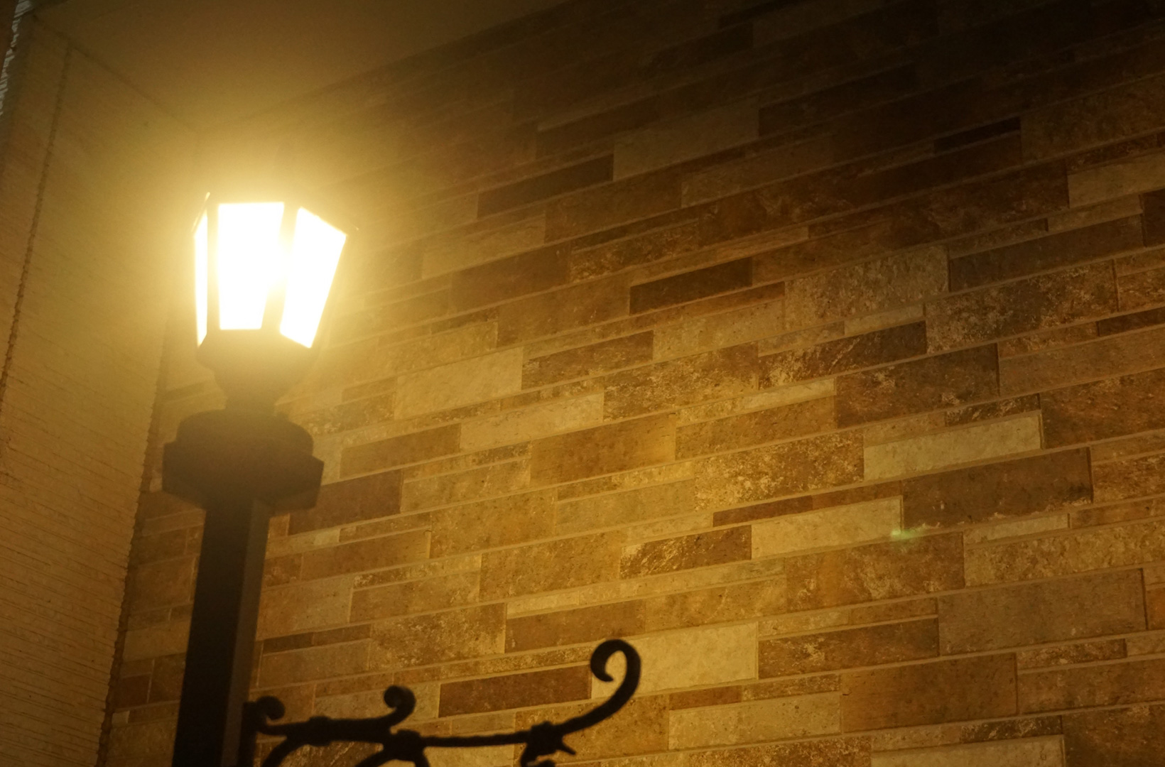 電気工事のことならコマ電設